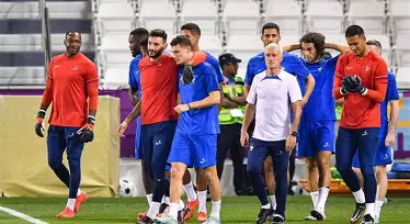 爱游戏体育-火箭三分打崩绿军